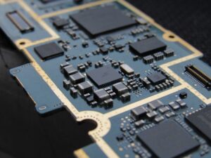 Read more about the article 시스코 AI 인프라 전환, 성동구 스마트 돌봄서비스 강화, 딥노이드 의료 AI 개발, 경남TP 교육복지 협약, 케이엘큐브 일본 시장 진출