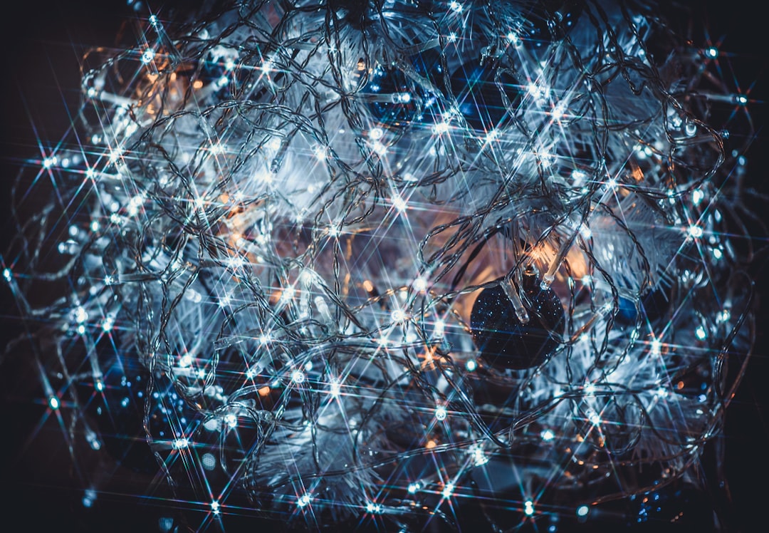 You are currently viewing 구글 부정 광고 차단 확대, 트립비토즈 여행 생태계 구축, AI가 할리우드 영화 제작 혁신, 로앤컴퍼니 법률 웨비나 개최