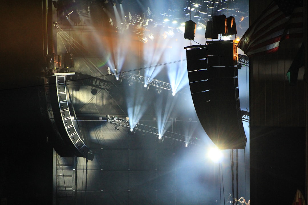 You are currently viewing 전남대 AI 교육 과정 개설, 인공지능 인증 프로젝트 확장, 한성자동차 AI 상담 플랫폼 구축, 로봇 하프마라톤 대회 개최, 백악관과 AI 제재 논의