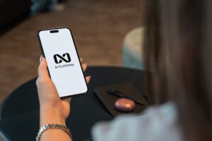 Read more about the article 로보락 플래그십 로봇청소기 출시, 올스웰 사업 구조 재편, 덴탈비서 AI 세미나 개최, 인커럽트 영상 커머스 AI 지원 선정, 성균관대 디지털 가상세포 모델 발표